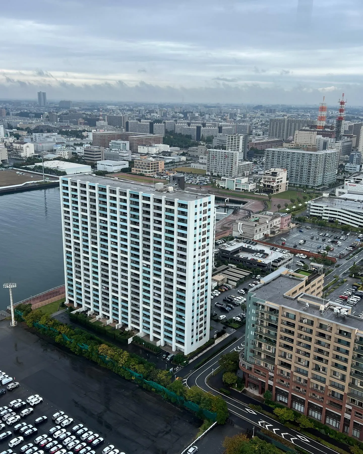 今日は空調メンテナンスの方のお仕事で、ポートタワーに来ており...